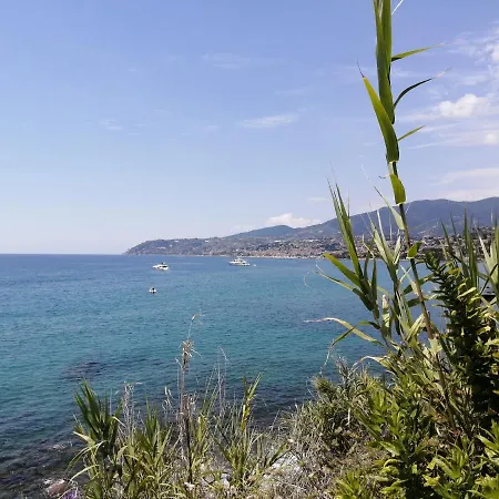 Villaggio Turistico La Vesca * Sanremo